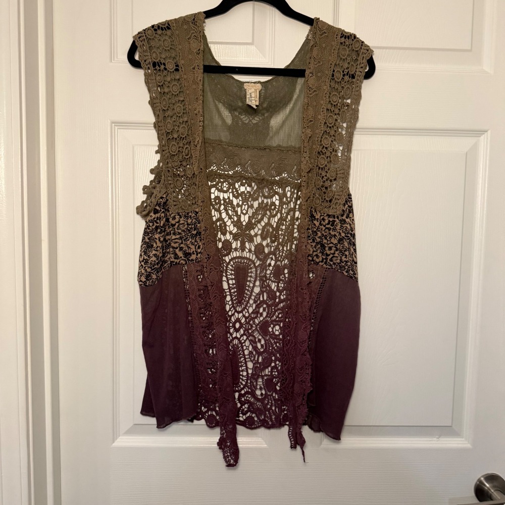 Gimmicks BKE Lace Crochet Boho Vest L Ombre Open Front Festival